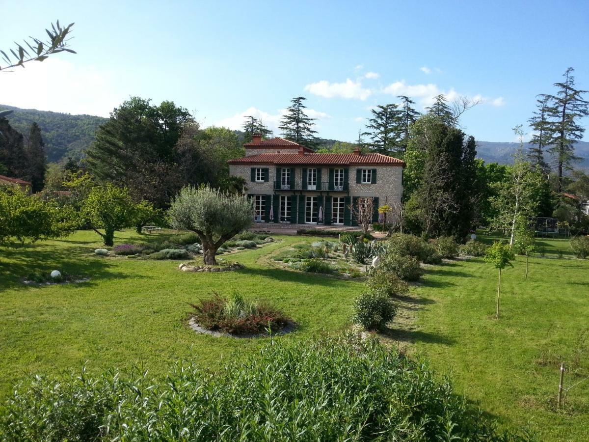 Castell Rose Bed & Breakfast Прад Екстериор снимка